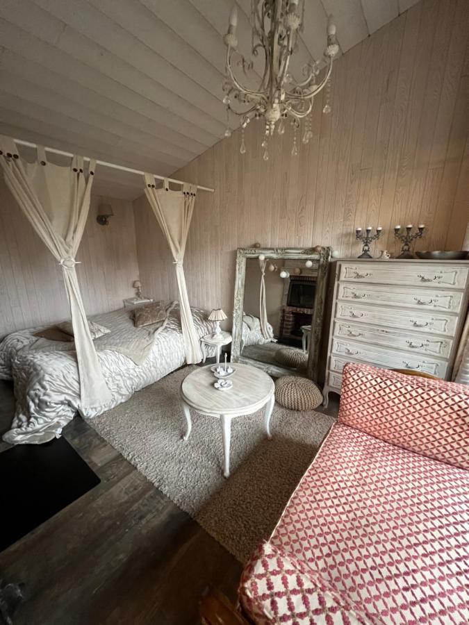 La Maisonnette De Cancan Mont-près-Chambord Exteriér fotografie